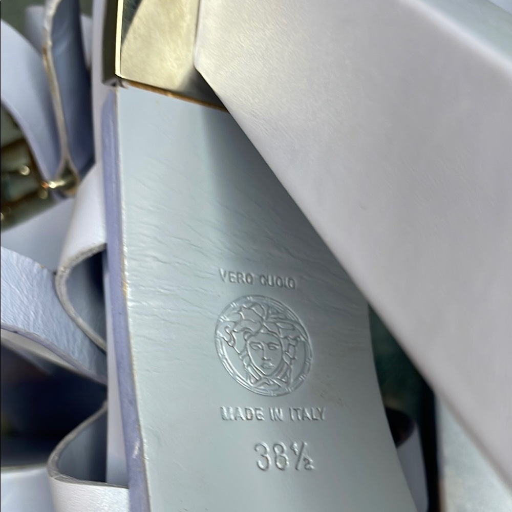 VERSACE Lavender Leather Platform Heels – Size 38.5 (EU) - Picture 5 of 8